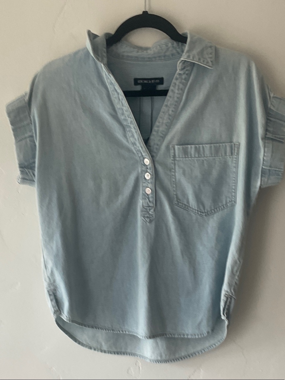 Veronica Beard Pale Blue Short Sleeve Chambray Button Shirt
